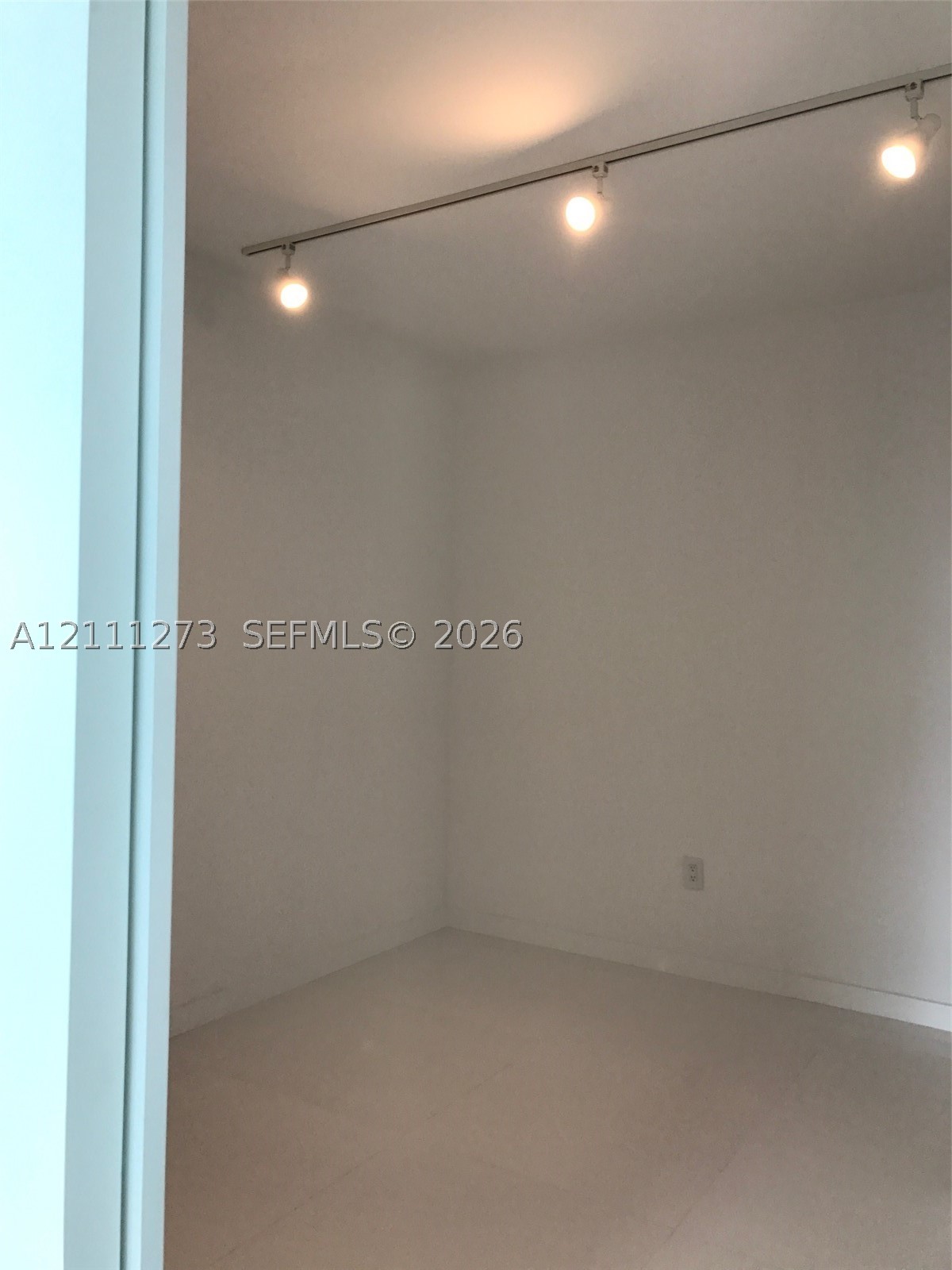 460 NE 28th St #3101, Miami FL 33137