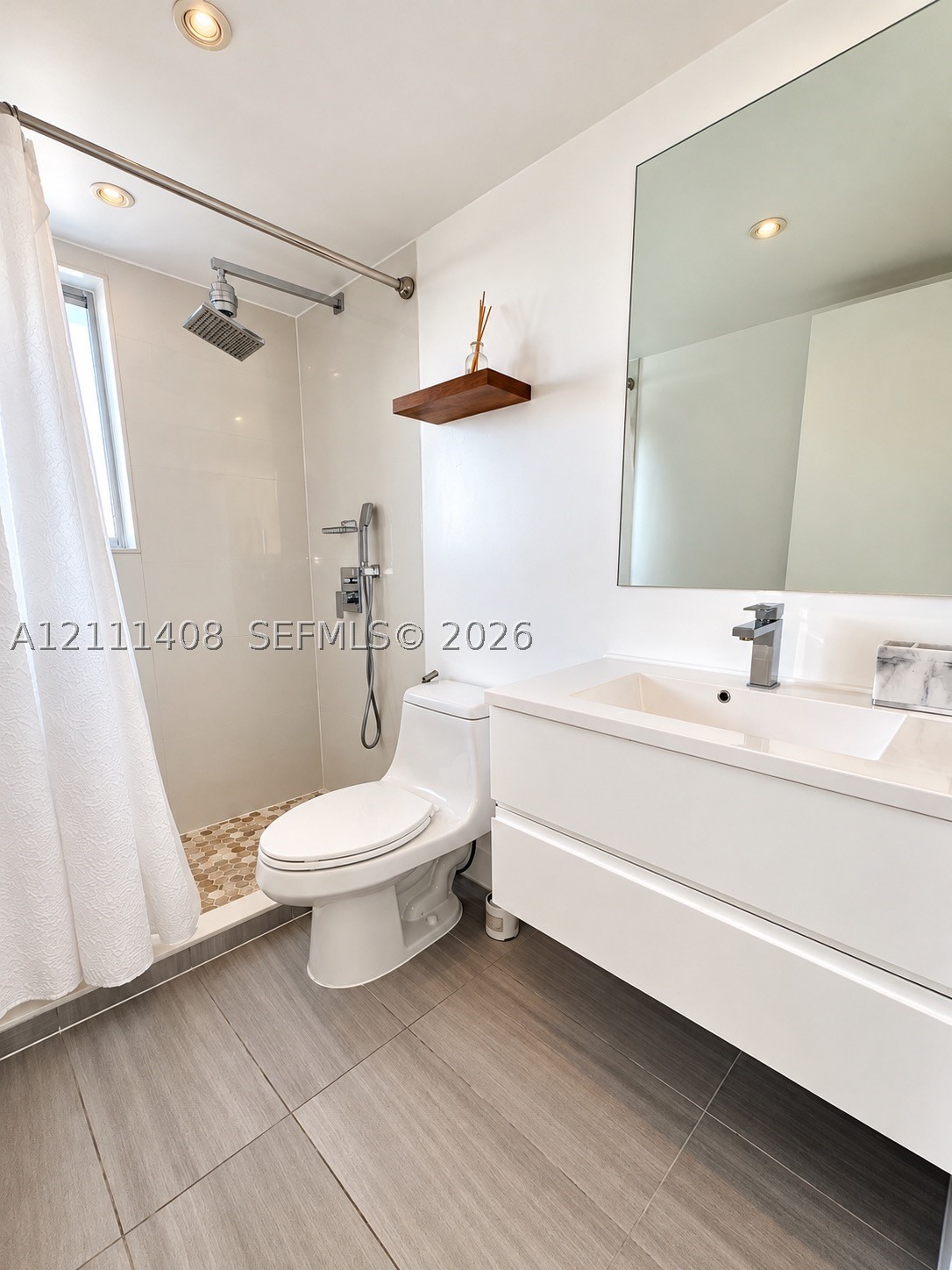 1700 NW N River Dr #1004, Miami FL 33125
