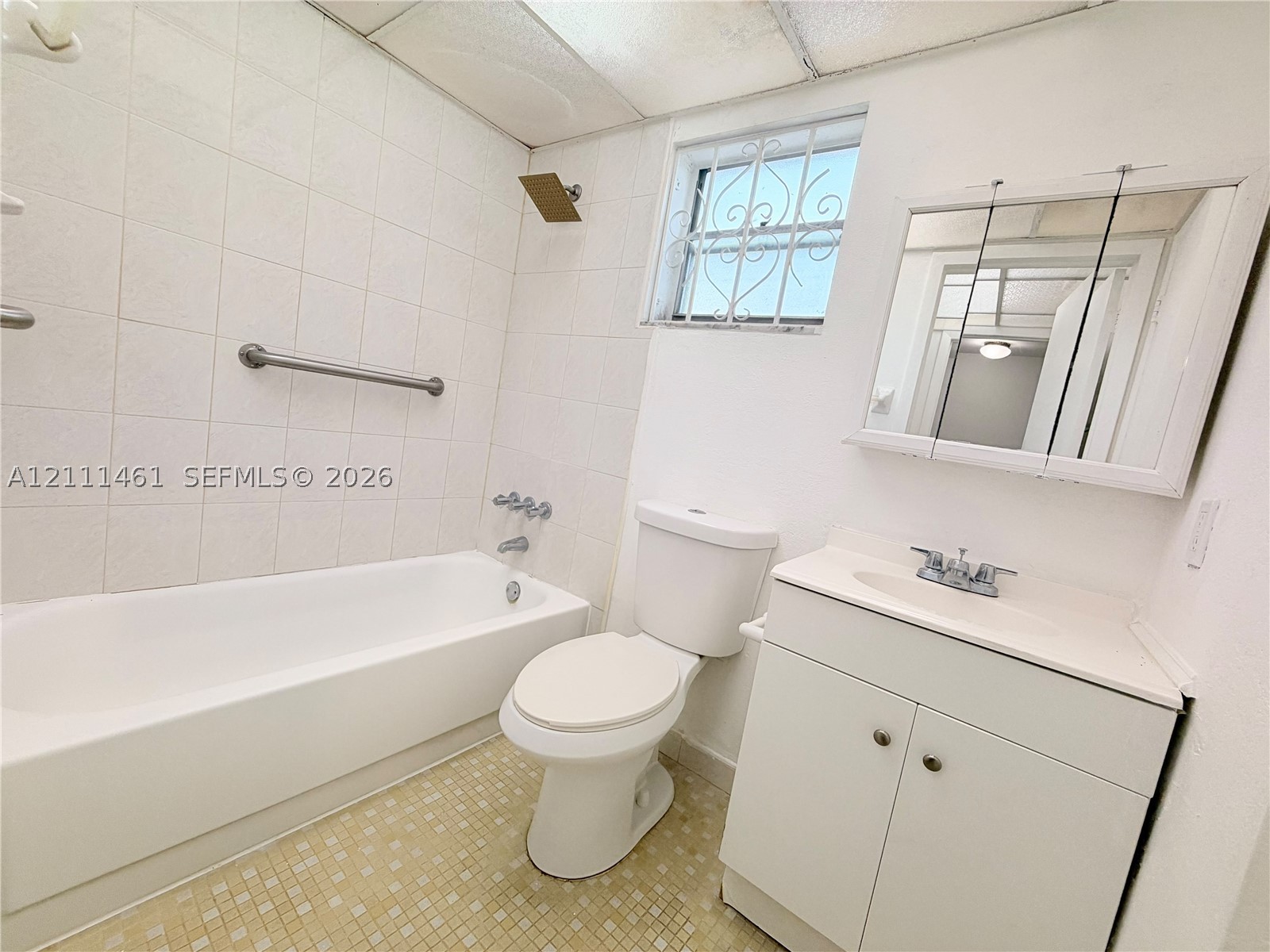 6820 W Flagler St #111, Miami FL 33144