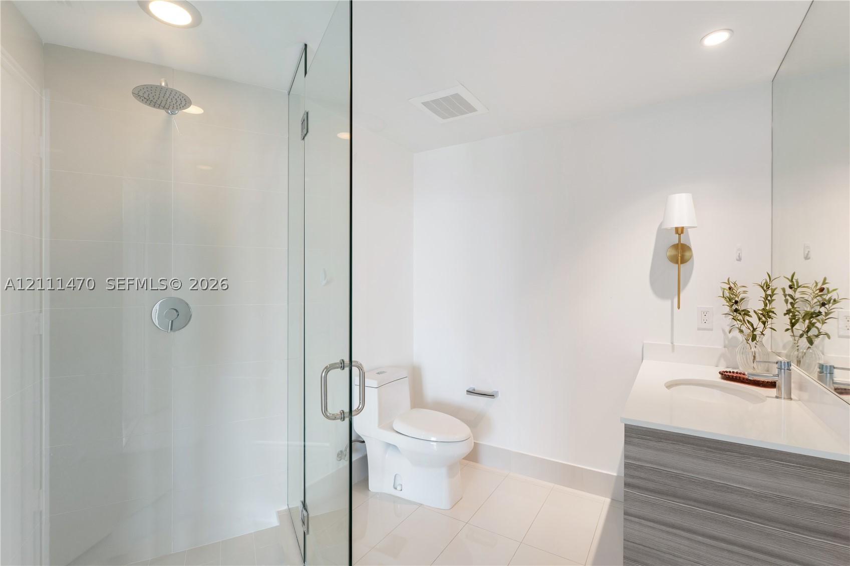 121 NE 34th St #2204, Miami FL 33137