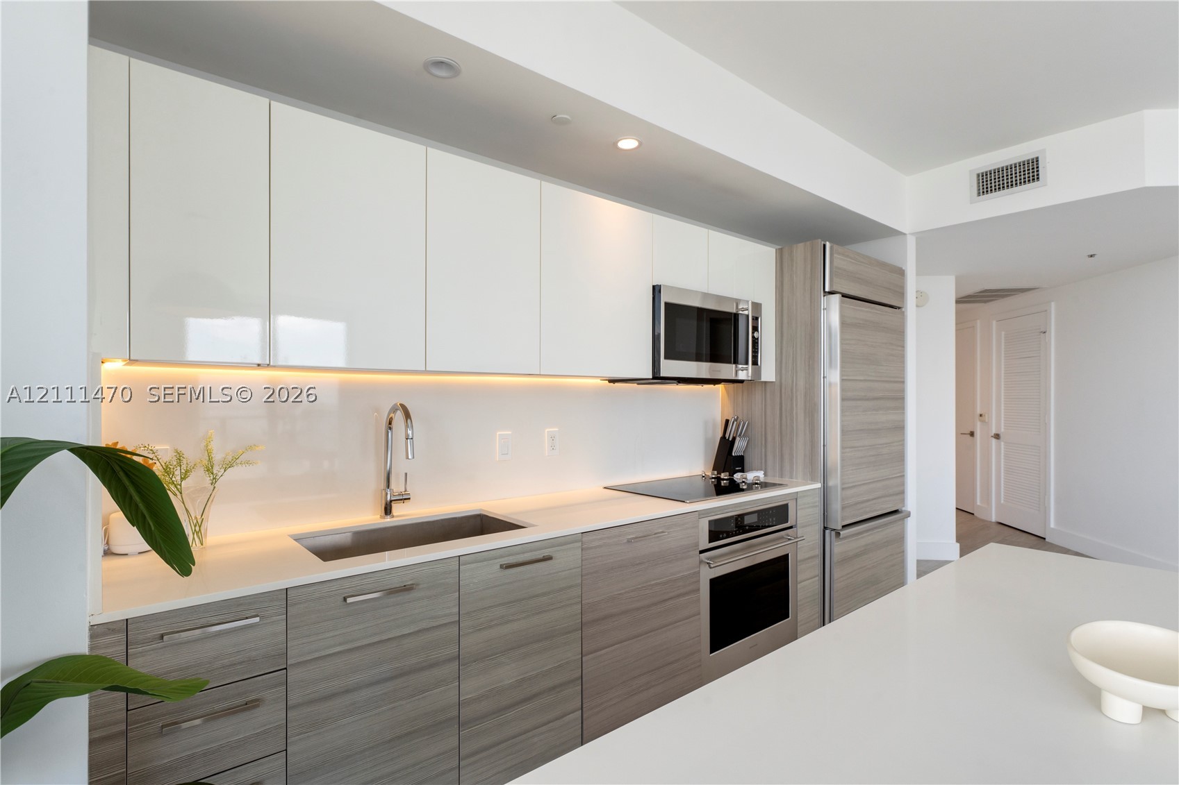 121 NE 34th St #2204, Miami FL 33137