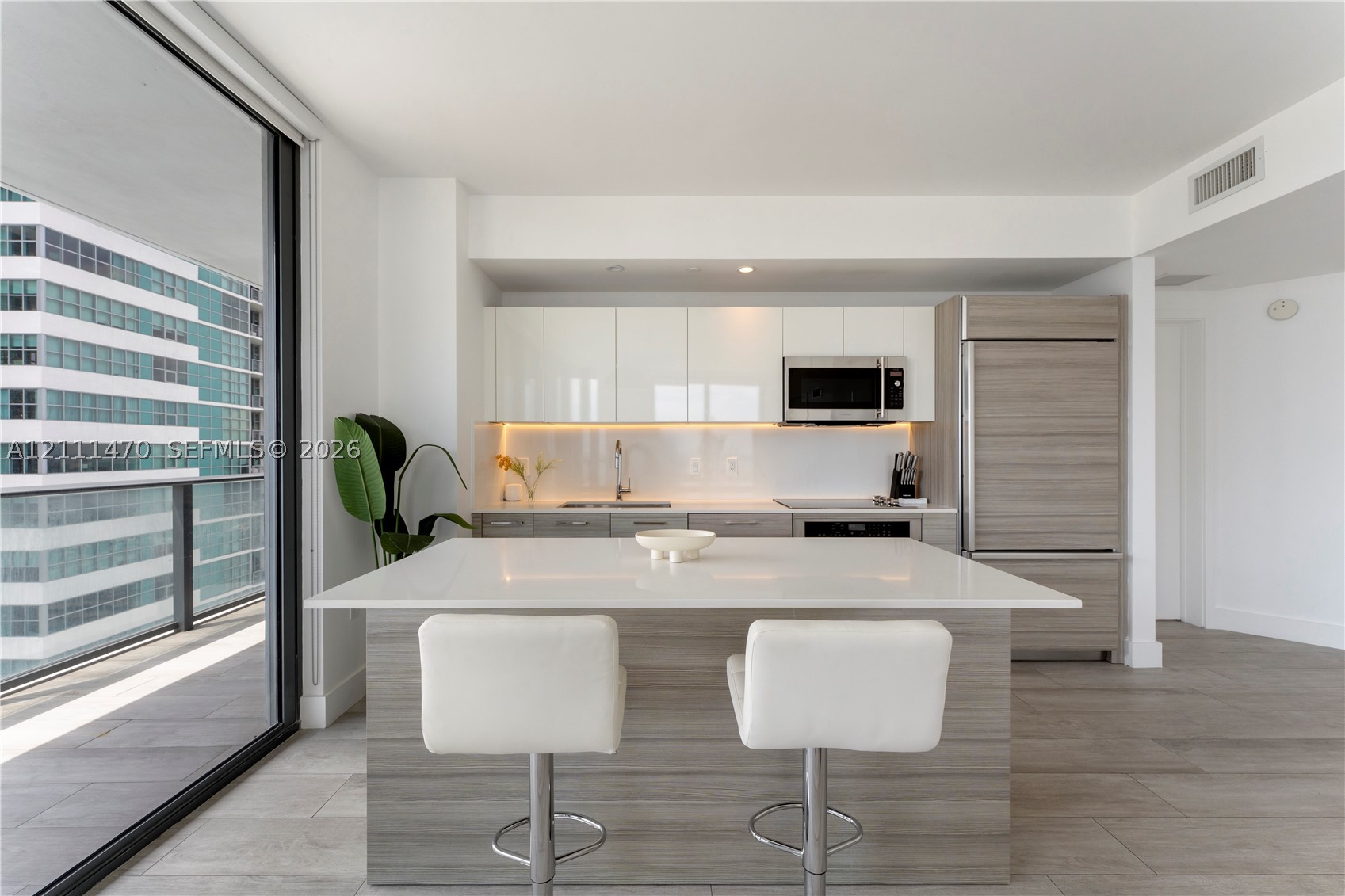 121 NE 34th St #2204, Miami FL 33137