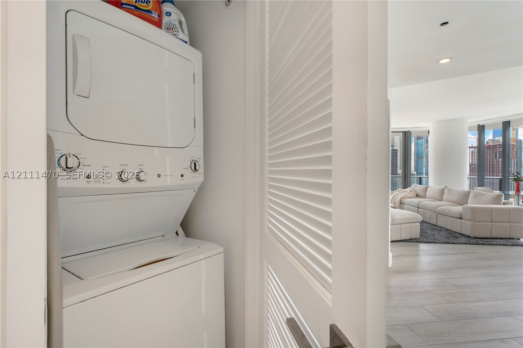 121 NE 34th St #2204, Miami FL 33137