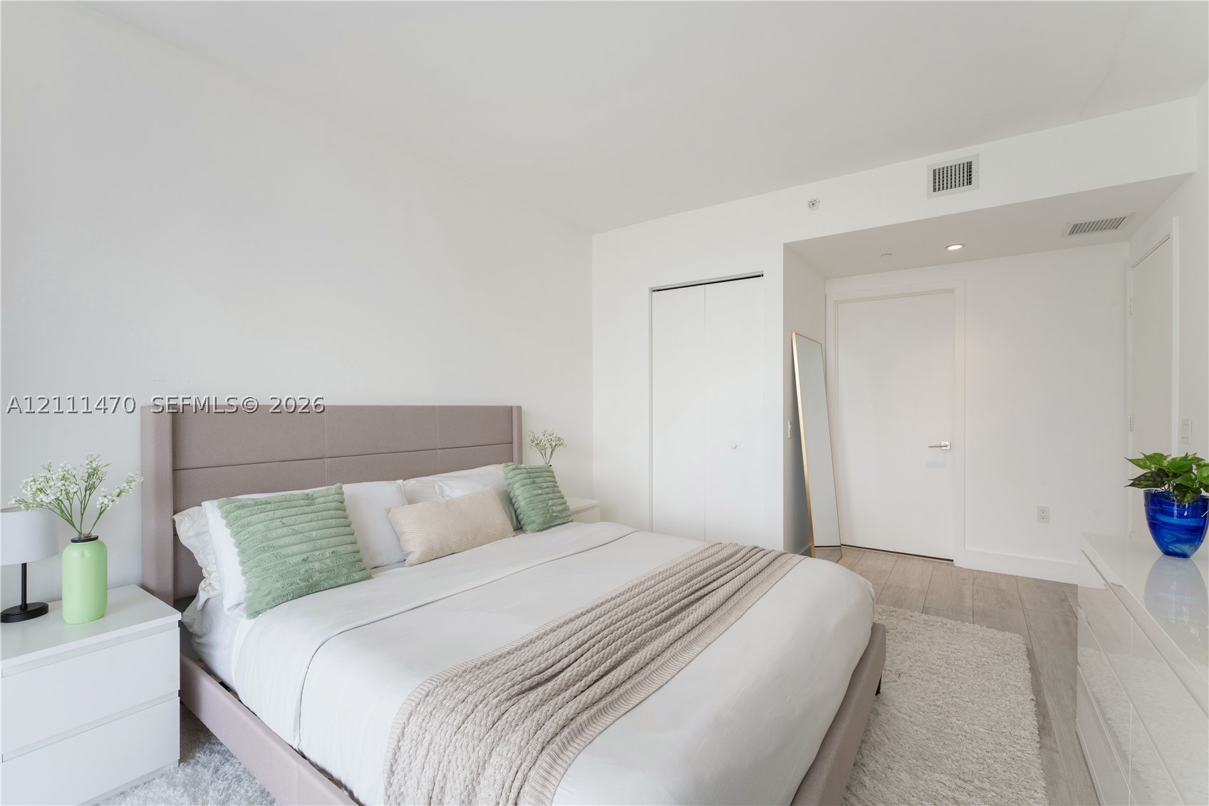 121 NE 34th St #2204, Miami FL 33137