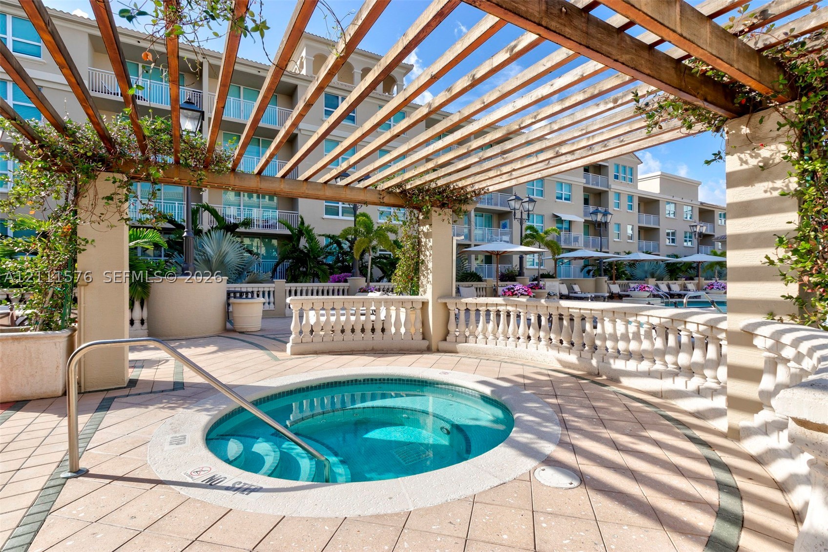 99 SE Mizner Blvd #821, Boca Raton FL 33432