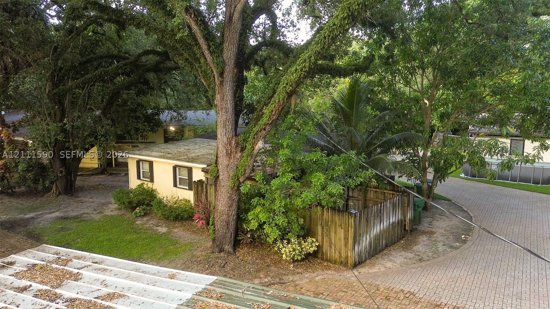 5501 Woodland Ln, Dania Beach FL 33312