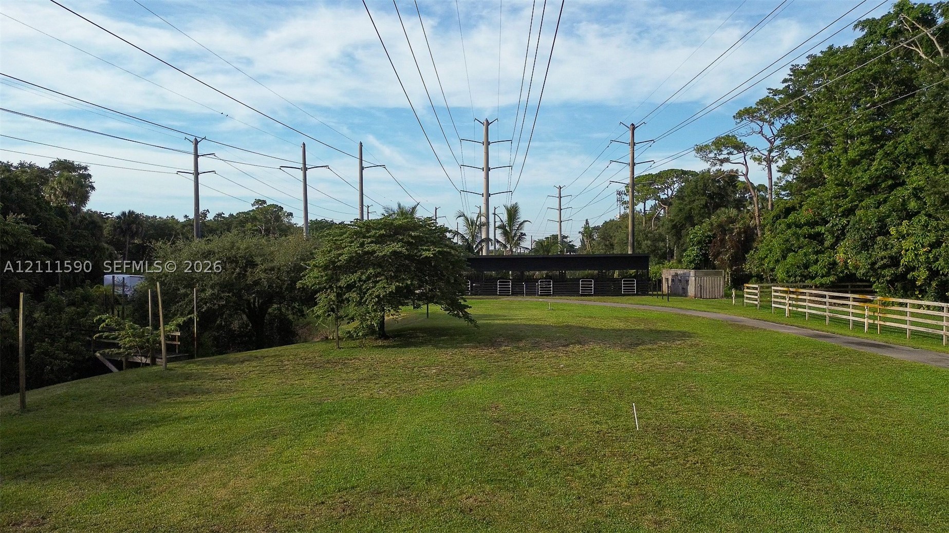 5501 Woodland Ln, Dania Beach FL 33312