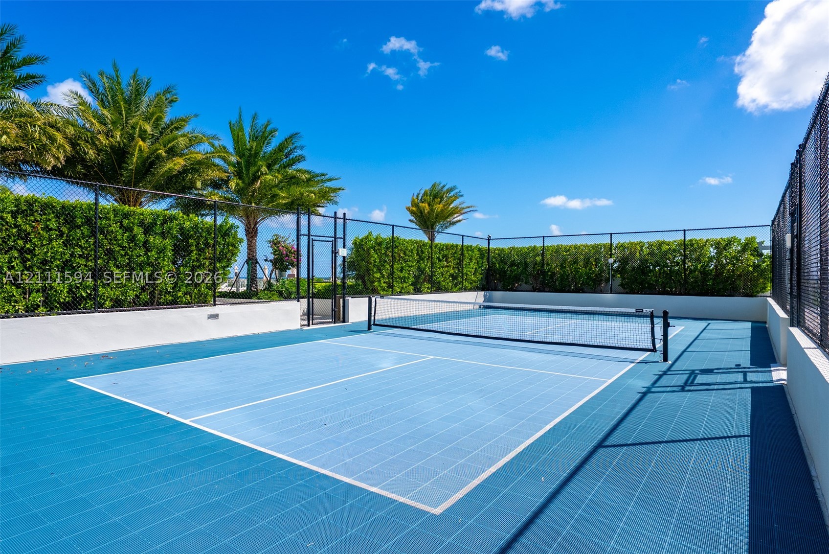 2411 Laguna Cir #2506, North Miami FL 33181