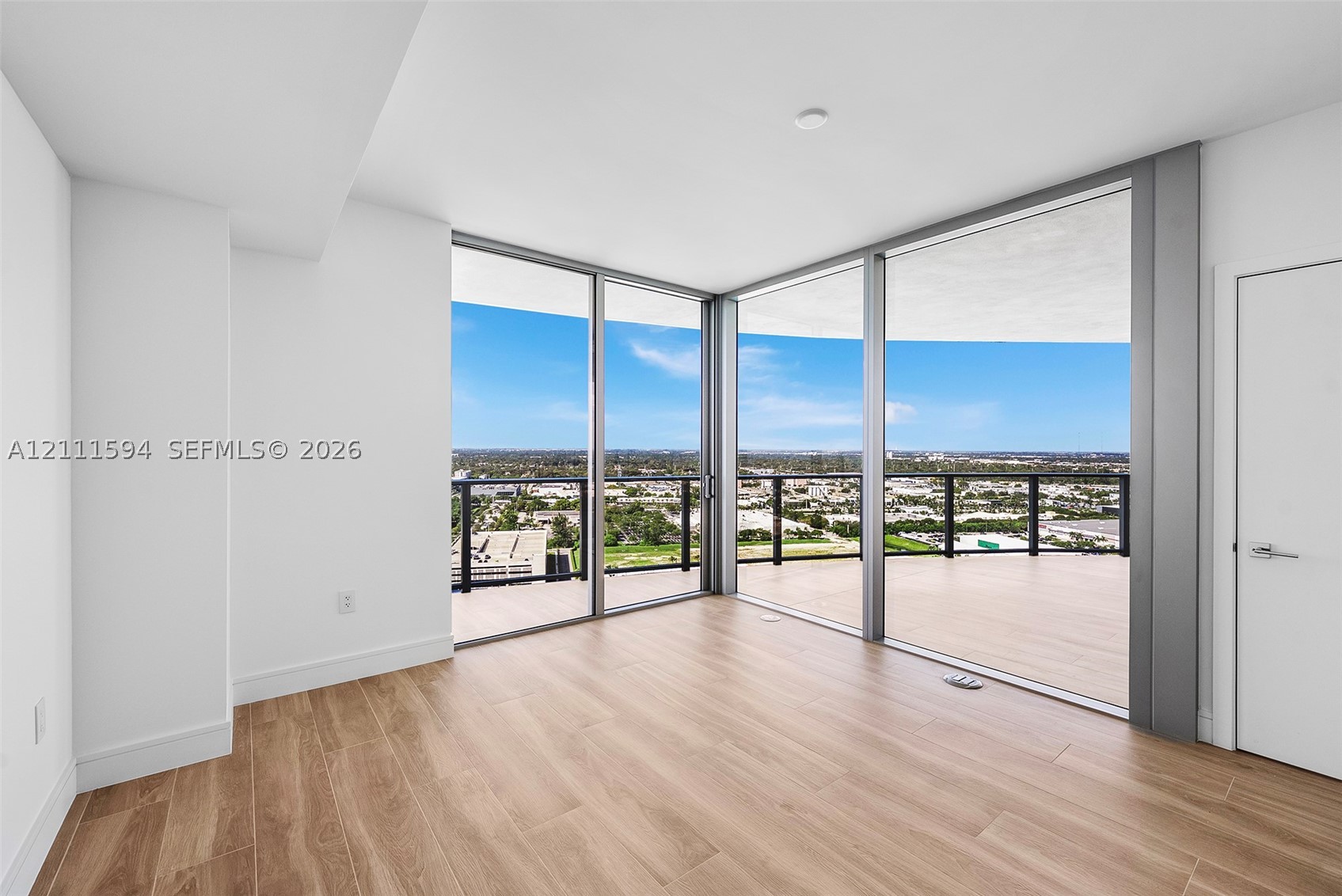 2411 Laguna Cir #2506, North Miami FL 33181