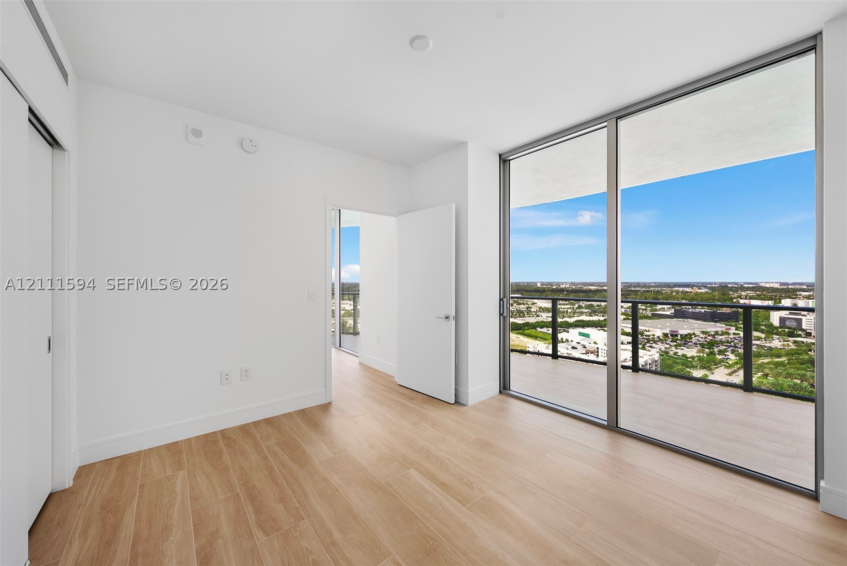 2411 Laguna Cir #2506, North Miami FL 33181