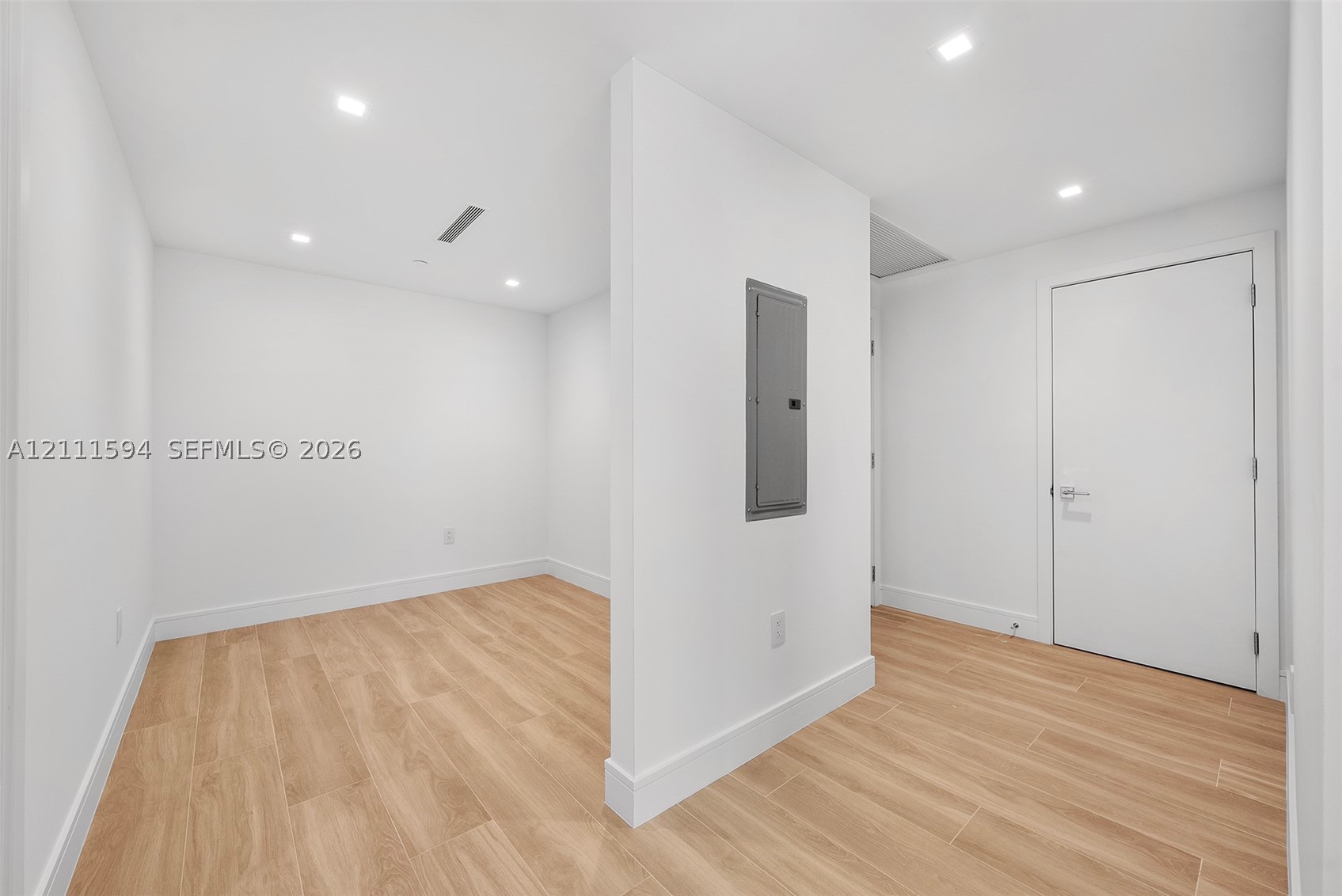 2411 Laguna Cir #2506, North Miami FL 33181