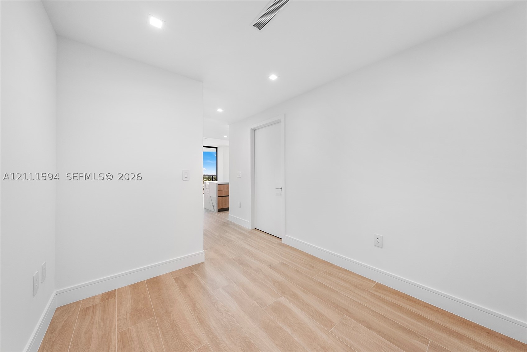 2411 Laguna Cir #2506, North Miami FL 33181