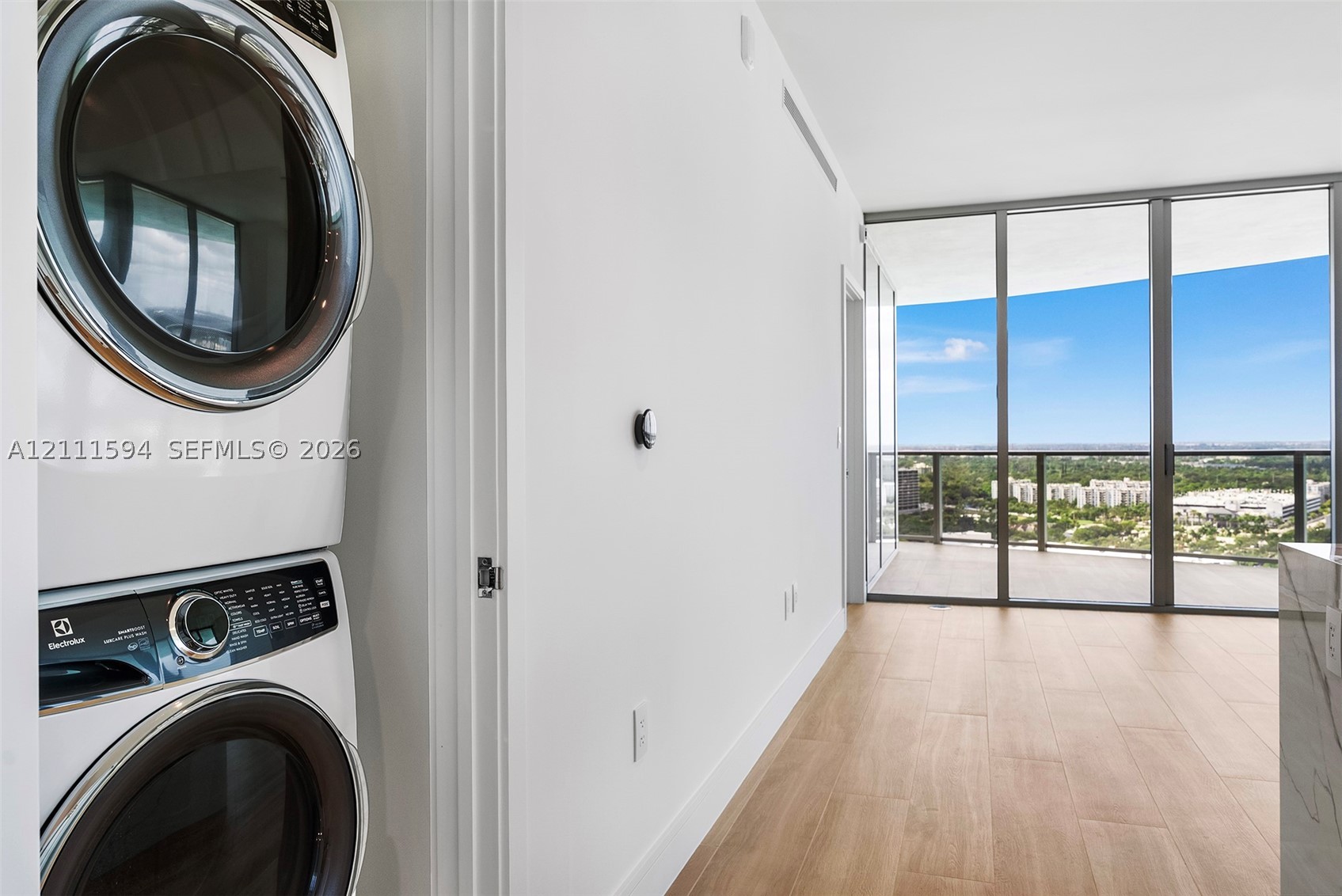 2411 Laguna Cir #2506, North Miami FL 33181