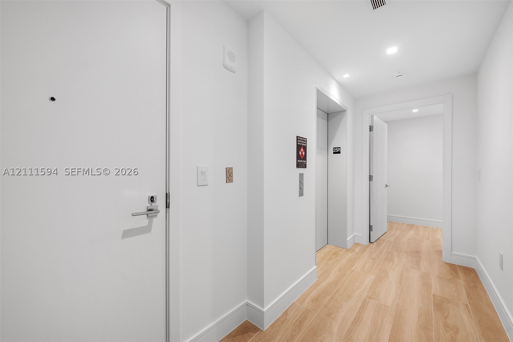 2411 Laguna Cir #2506, North Miami FL 33181