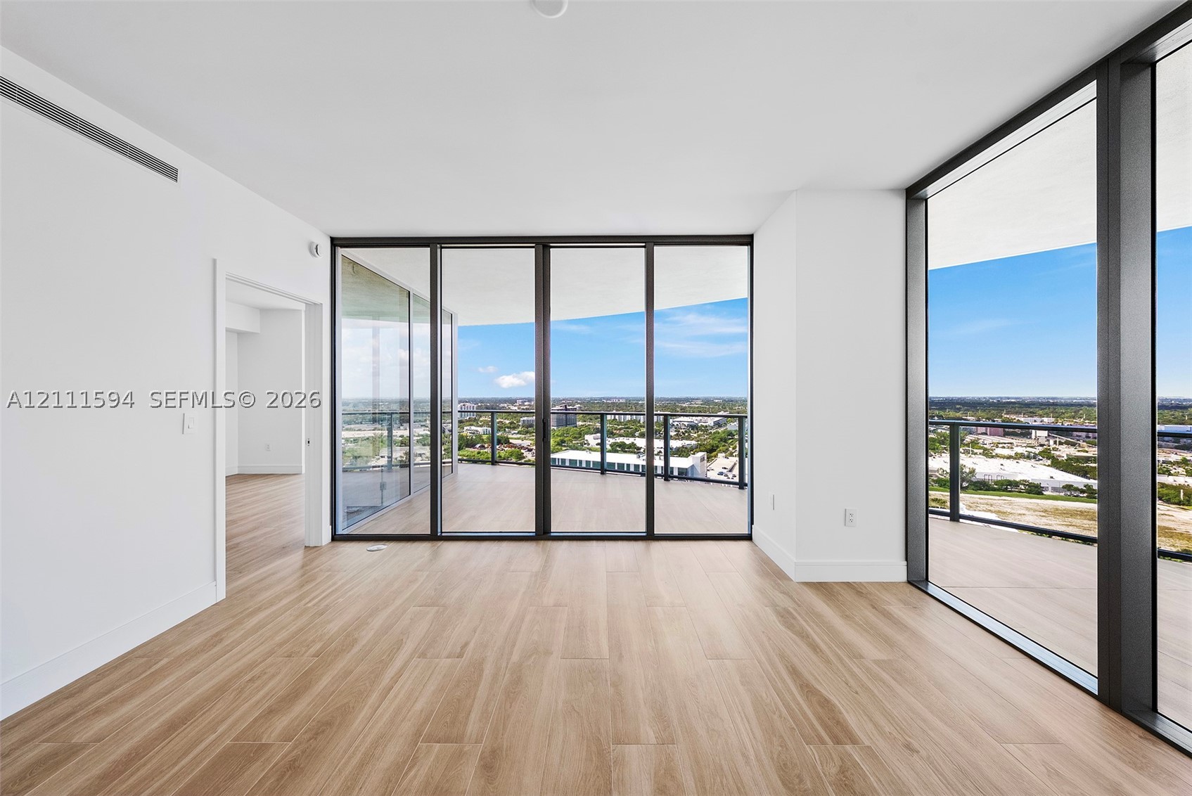 2411 Laguna Cir #2506, North Miami FL 33181