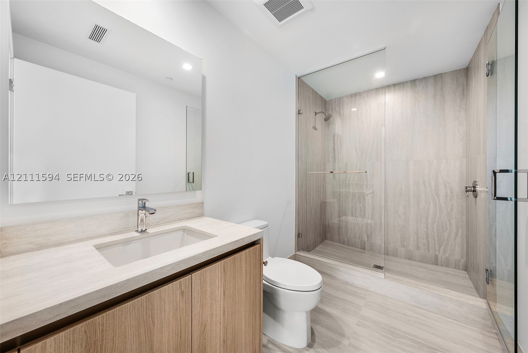 2411 Laguna Cir #2506, North Miami FL 33181