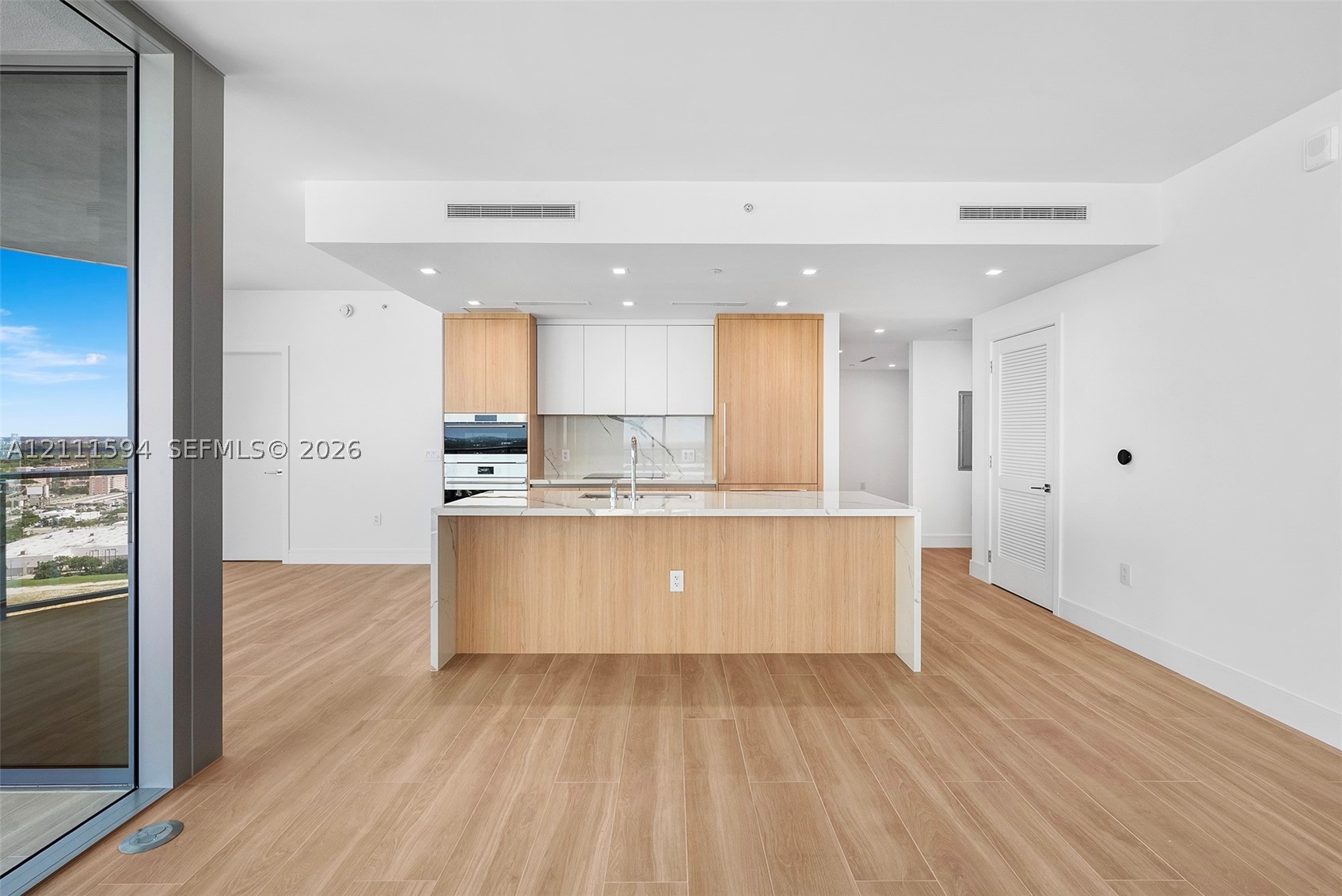 2411 Laguna Cir #2506, North Miami FL 33181
