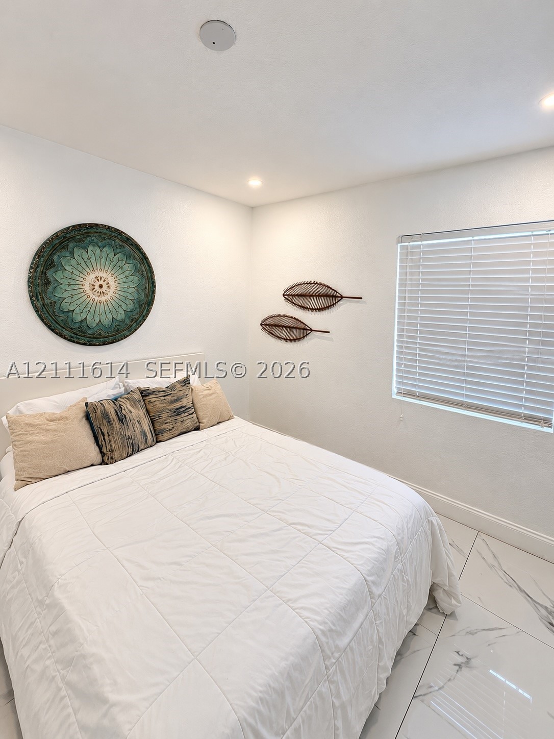 935 NE 164th St, North Miami Beach FL 33162