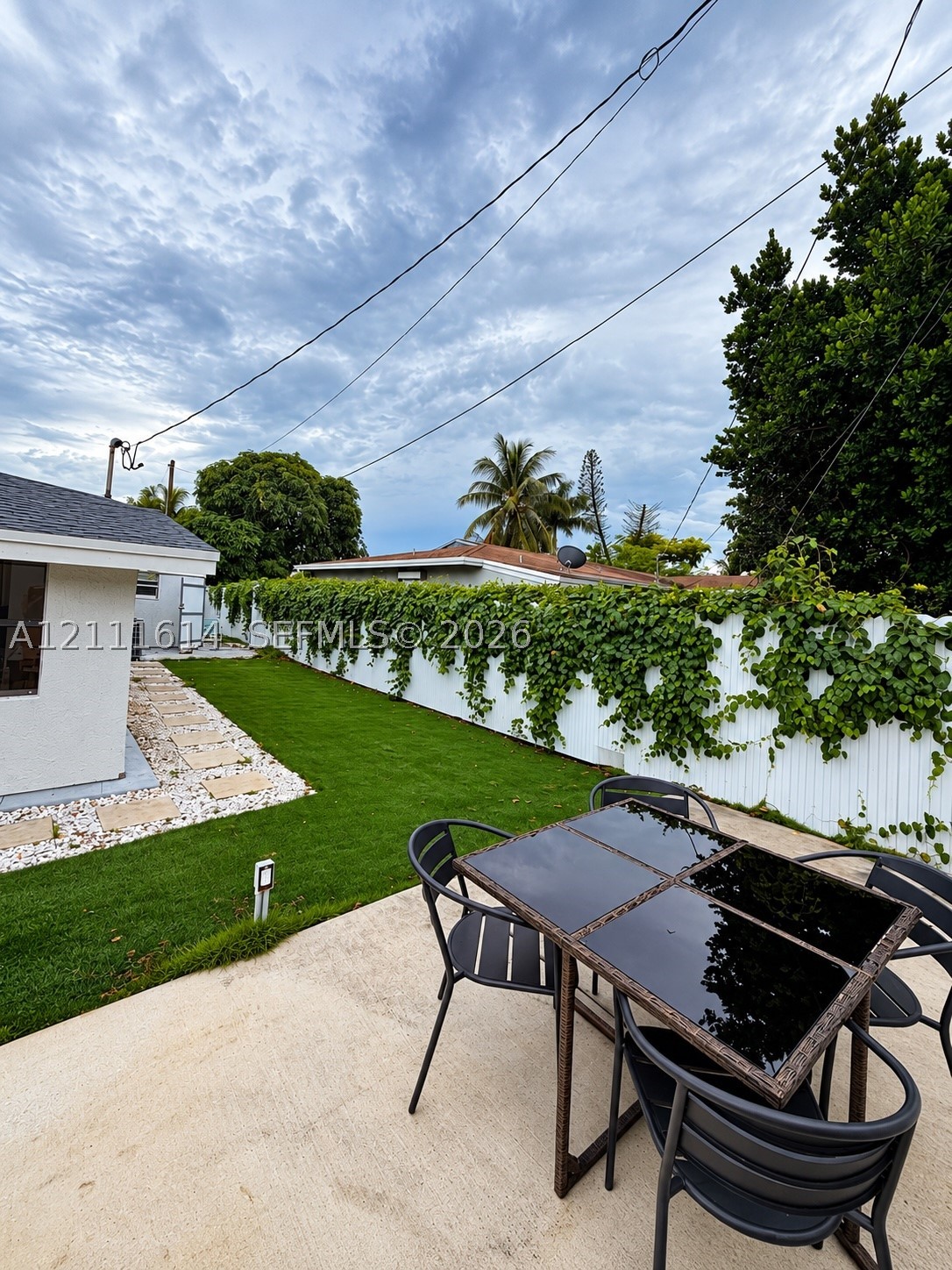 935 NE 164th St, North Miami Beach FL 33162