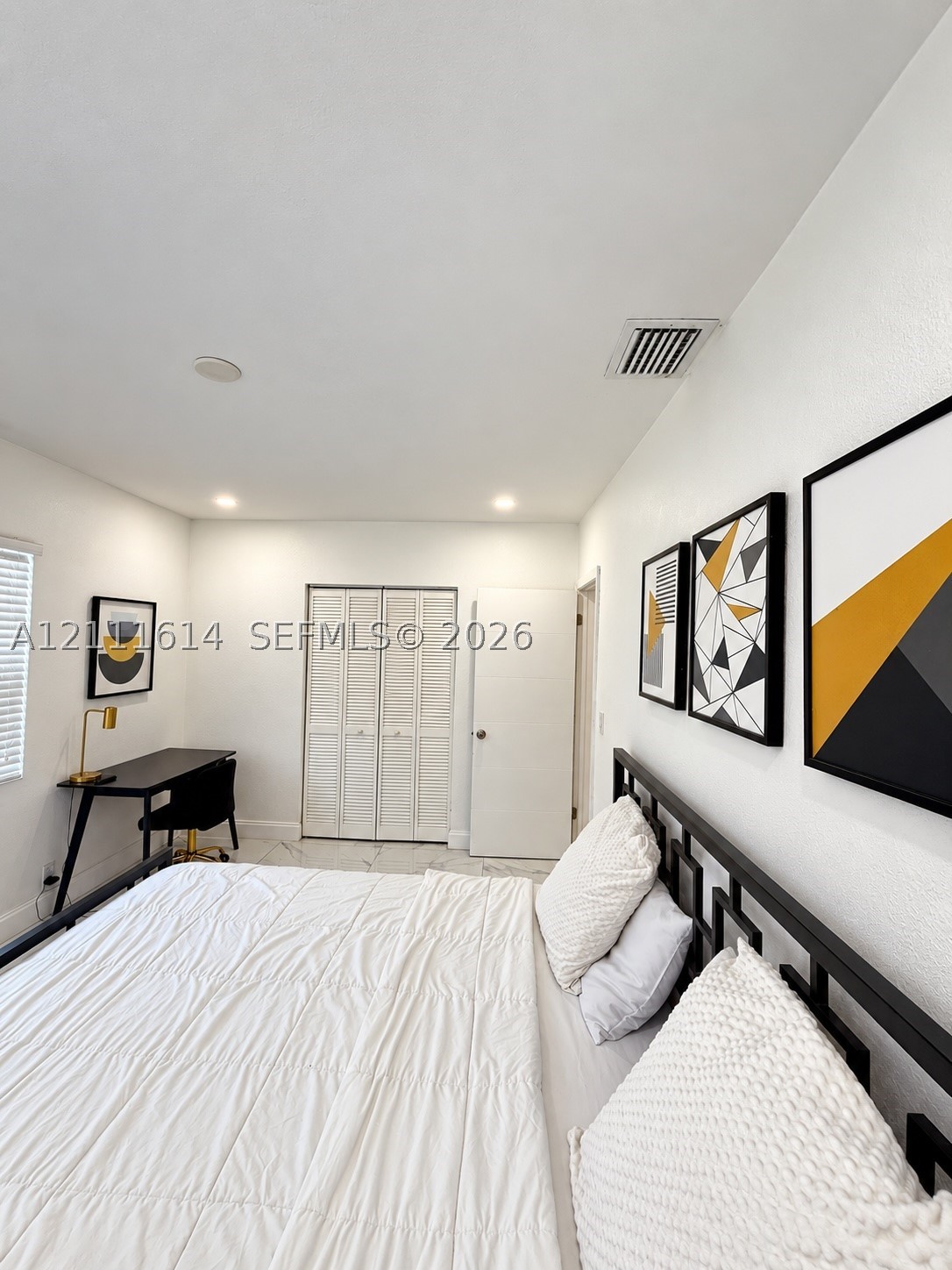 935 NE 164th St, North Miami Beach FL 33162