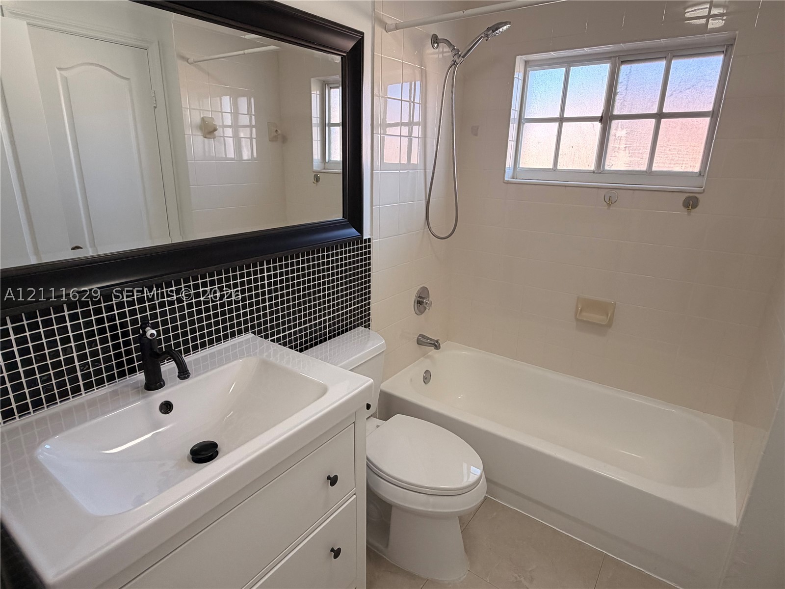 2425 W 76th St #204, Hialeah FL 33016