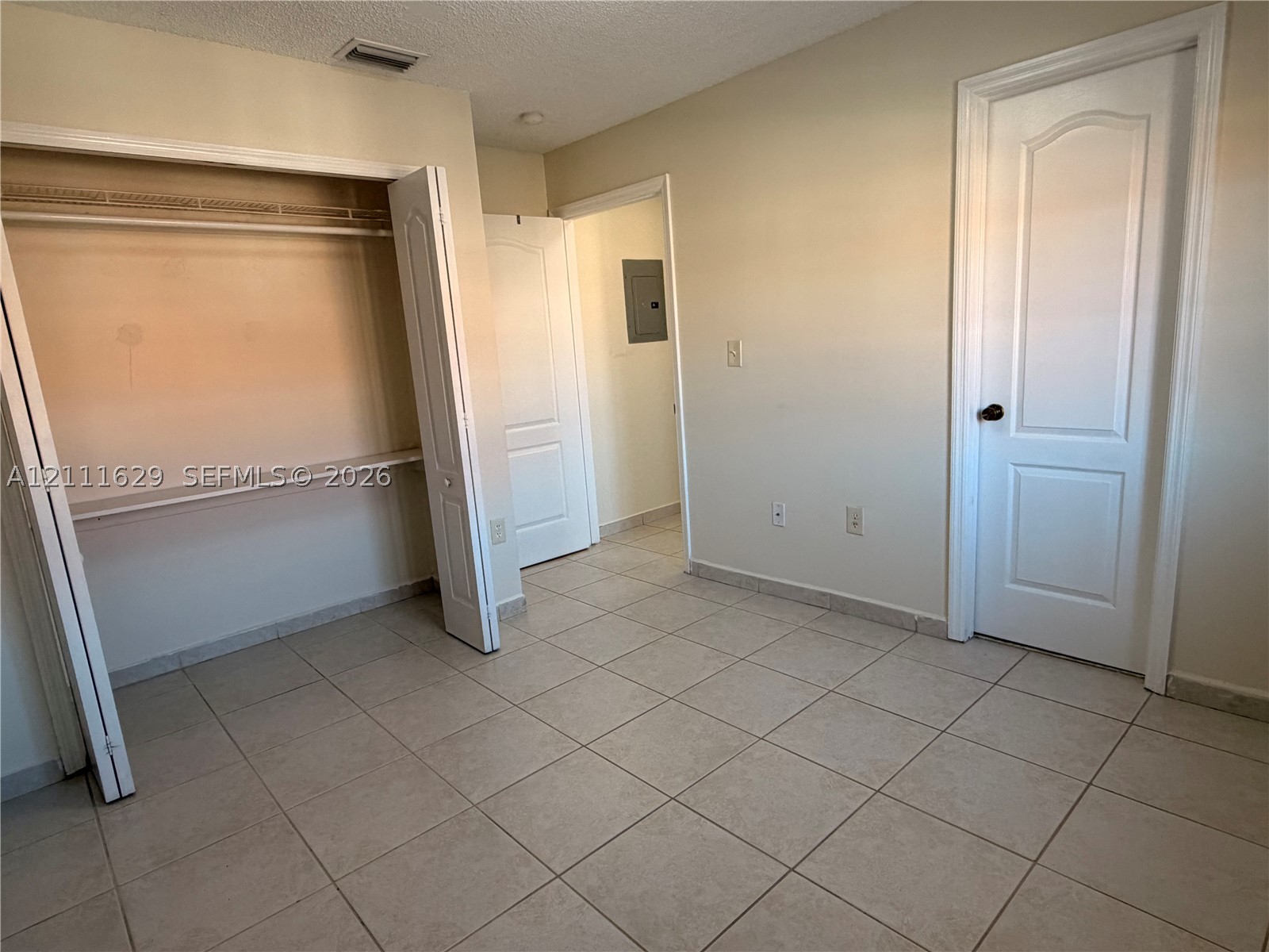 2425 W 76th St #204, Hialeah FL 33016