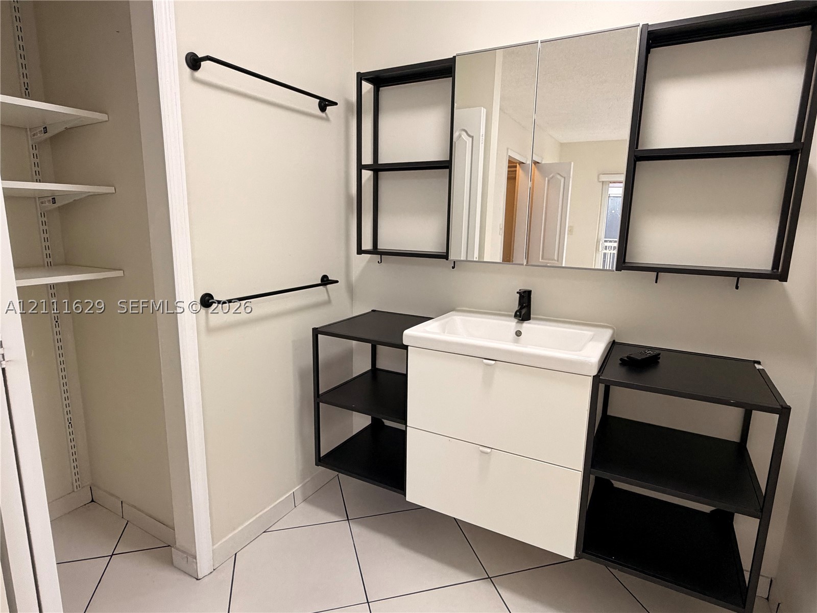 2425 W 76th St #204, Hialeah FL 33016