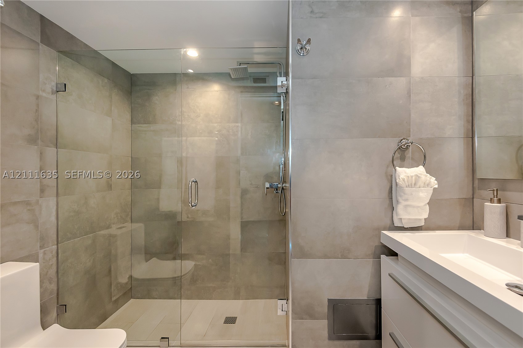 90 Alton Rd #2410, Miami Beach FL 33139