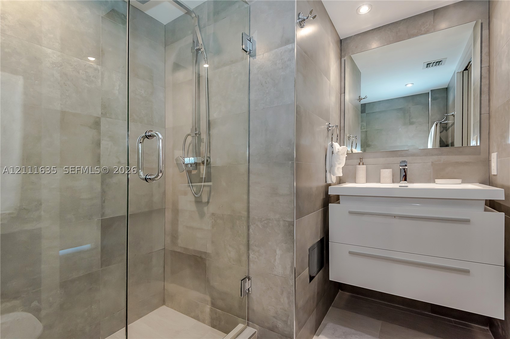 90 Alton Rd #2410, Miami Beach FL 33139
