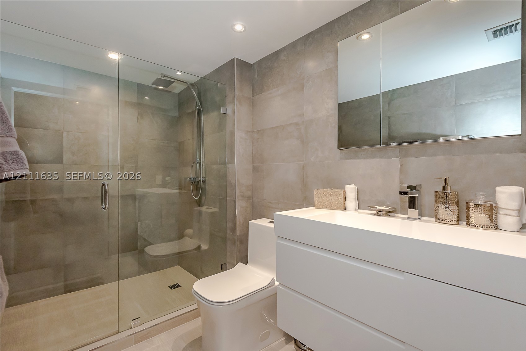 90 Alton Rd #2410, Miami Beach FL 33139