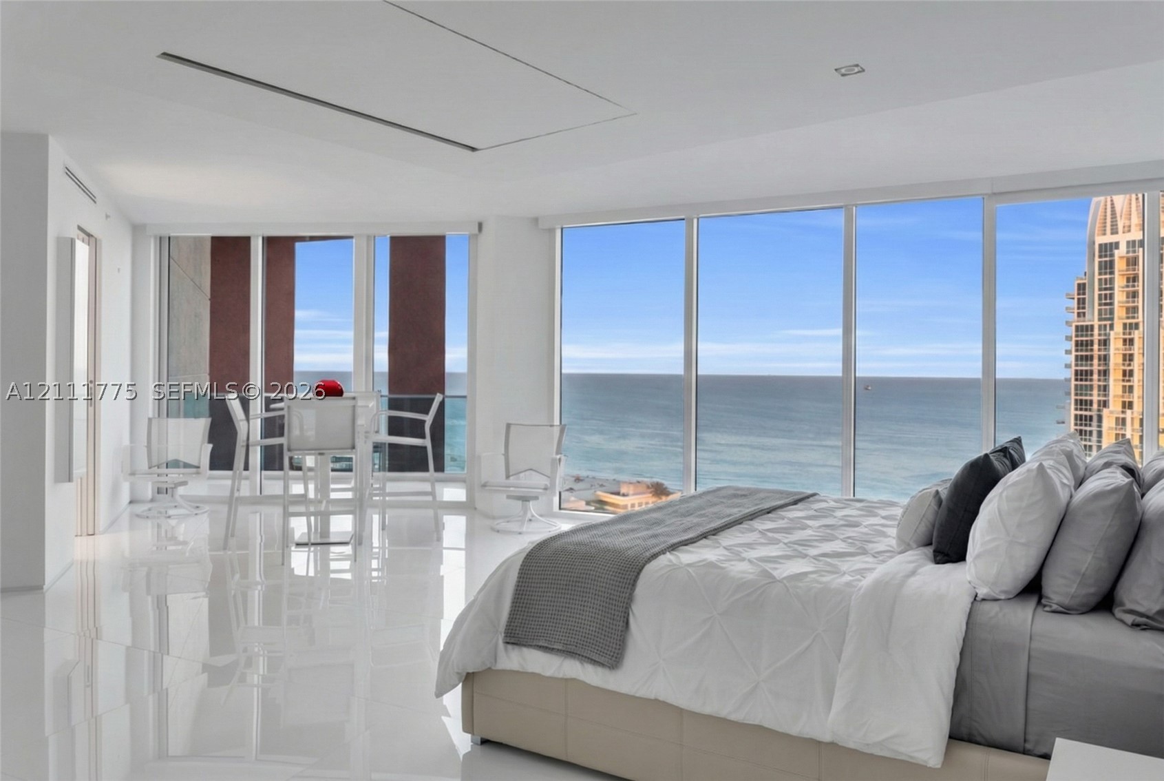 300 S Pointe Dr #3105, Miami Beach FL 33139
