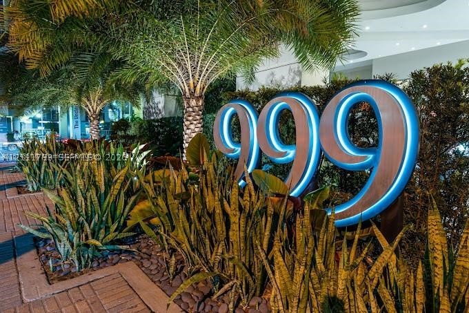999 SW 1st Ave #2910, Miami FL 33130