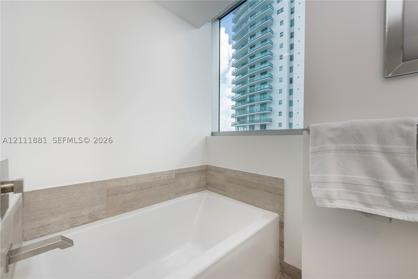1300 Brickell Bay Dr #1909, Miami FL 33131