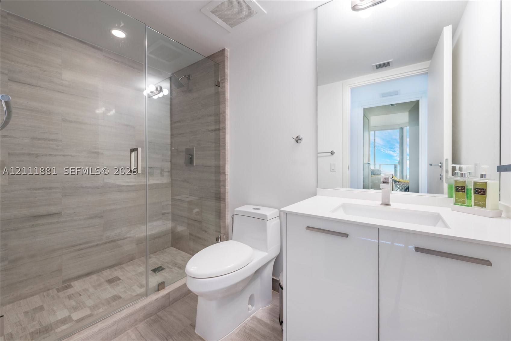 1300 Brickell Bay Dr #1909, Miami FL 33131