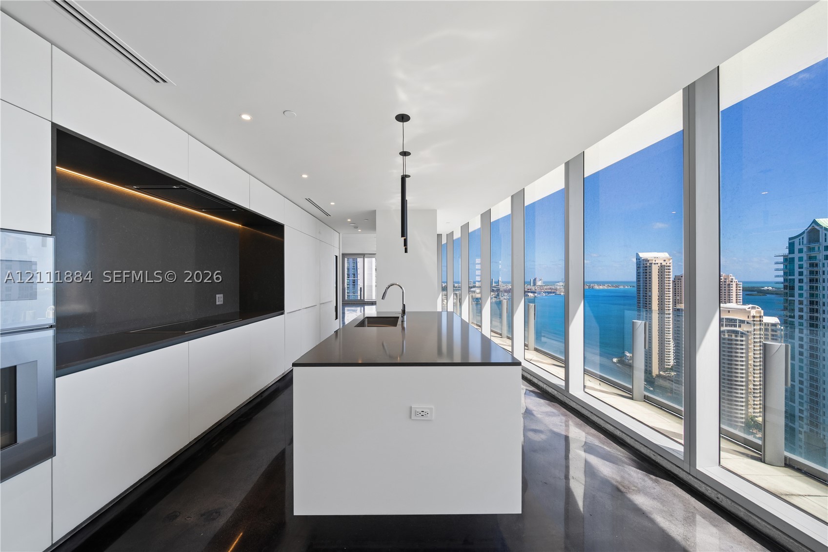 300 Biscayne Boulevard Way #3501E, Miami FL 33131