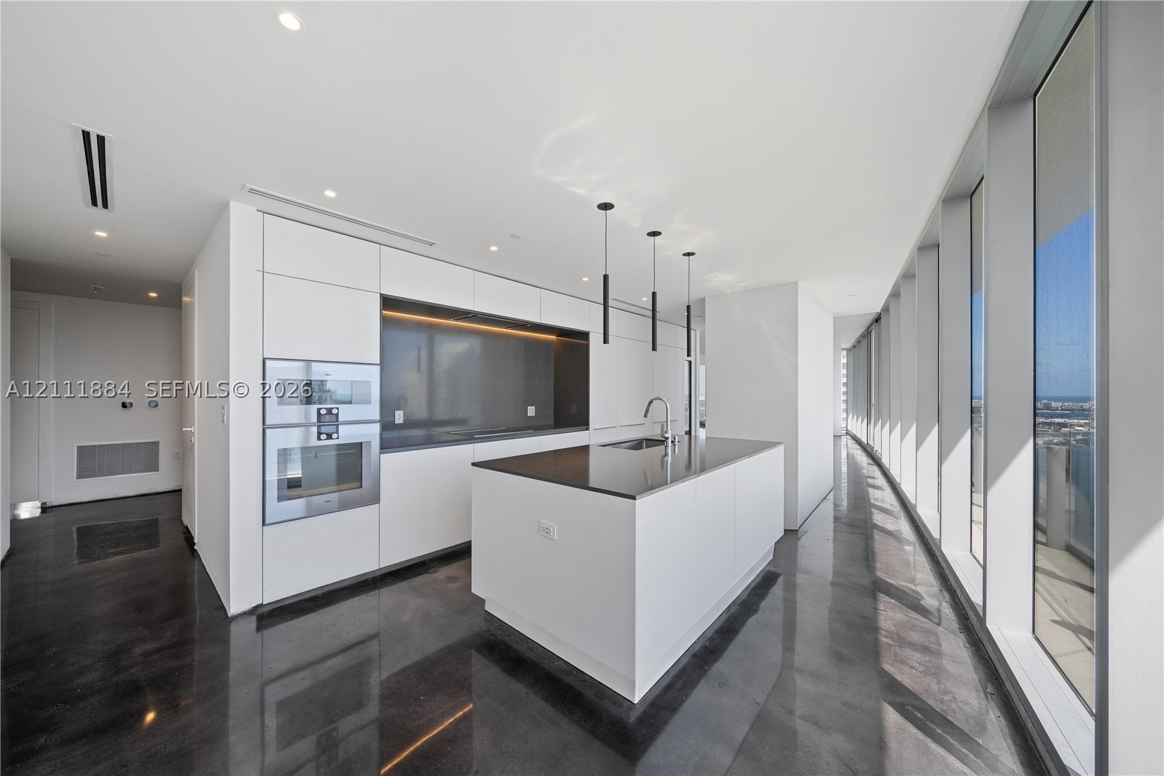 300 Biscayne Boulevard Way #3501E, Miami FL 33131