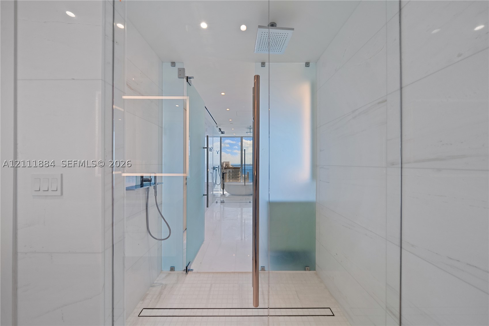 300 Biscayne Boulevard Way #3501E, Miami FL 33131