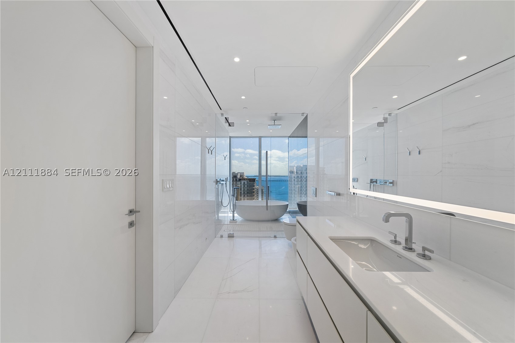 300 Biscayne Boulevard Way #3501E, Miami FL 33131