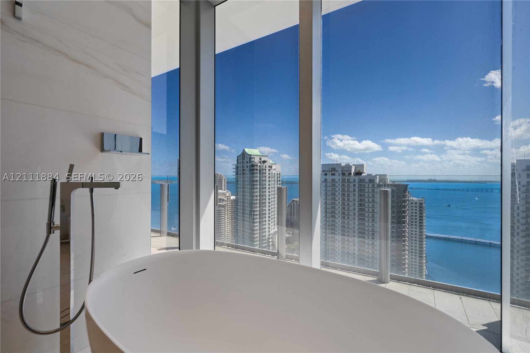300 Biscayne Boulevard Way #3501E, Miami FL 33131