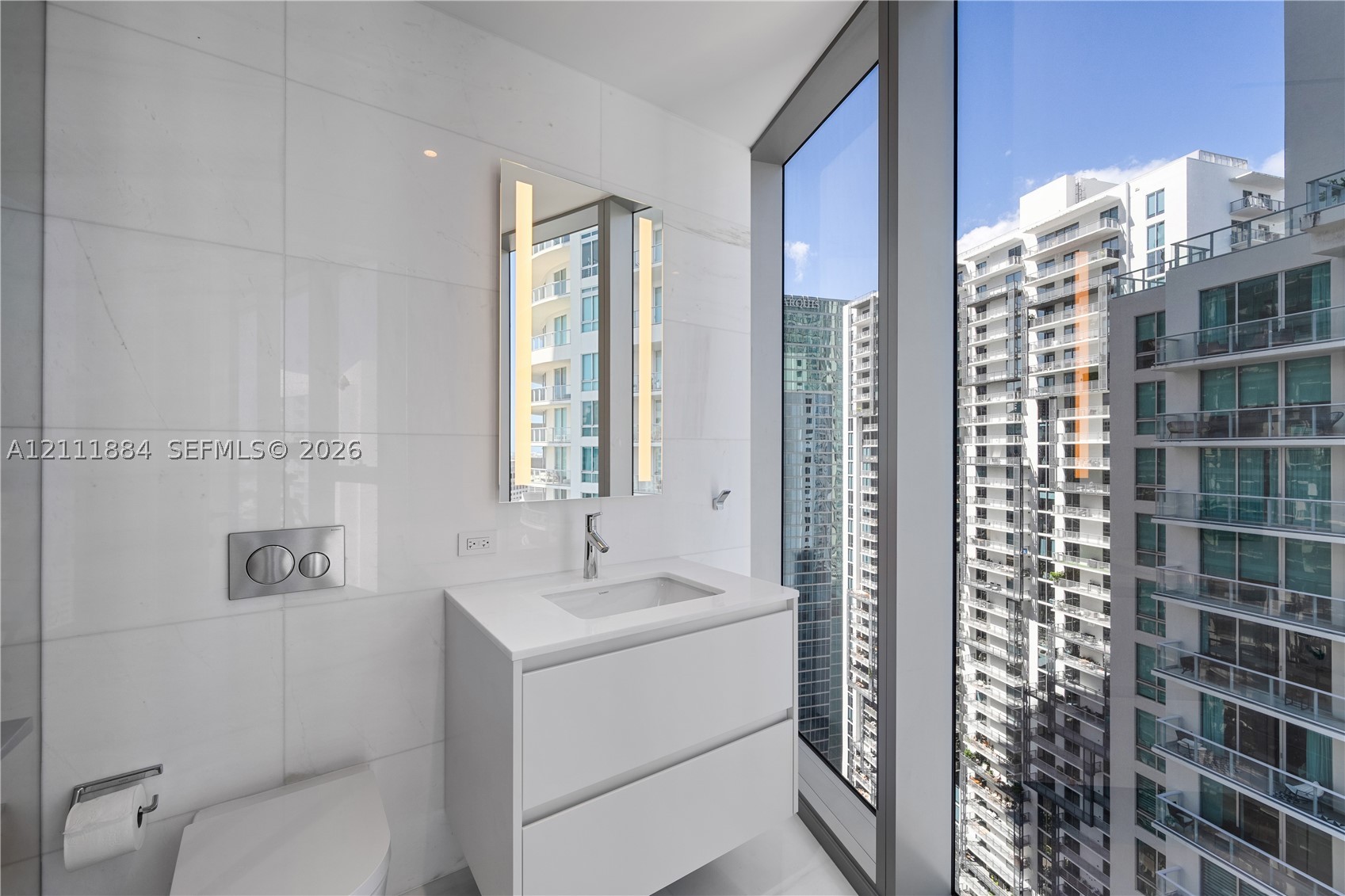 300 Biscayne Boulevard Way #3501E, Miami FL 33131