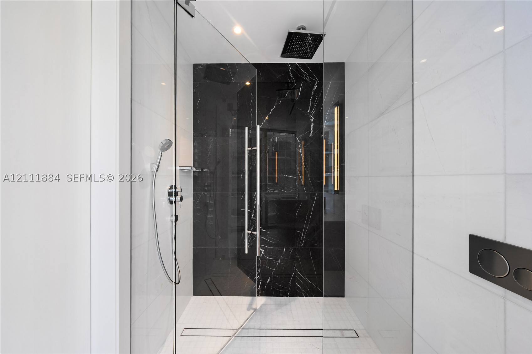 300 Biscayne Boulevard Way #3501E, Miami FL 33131