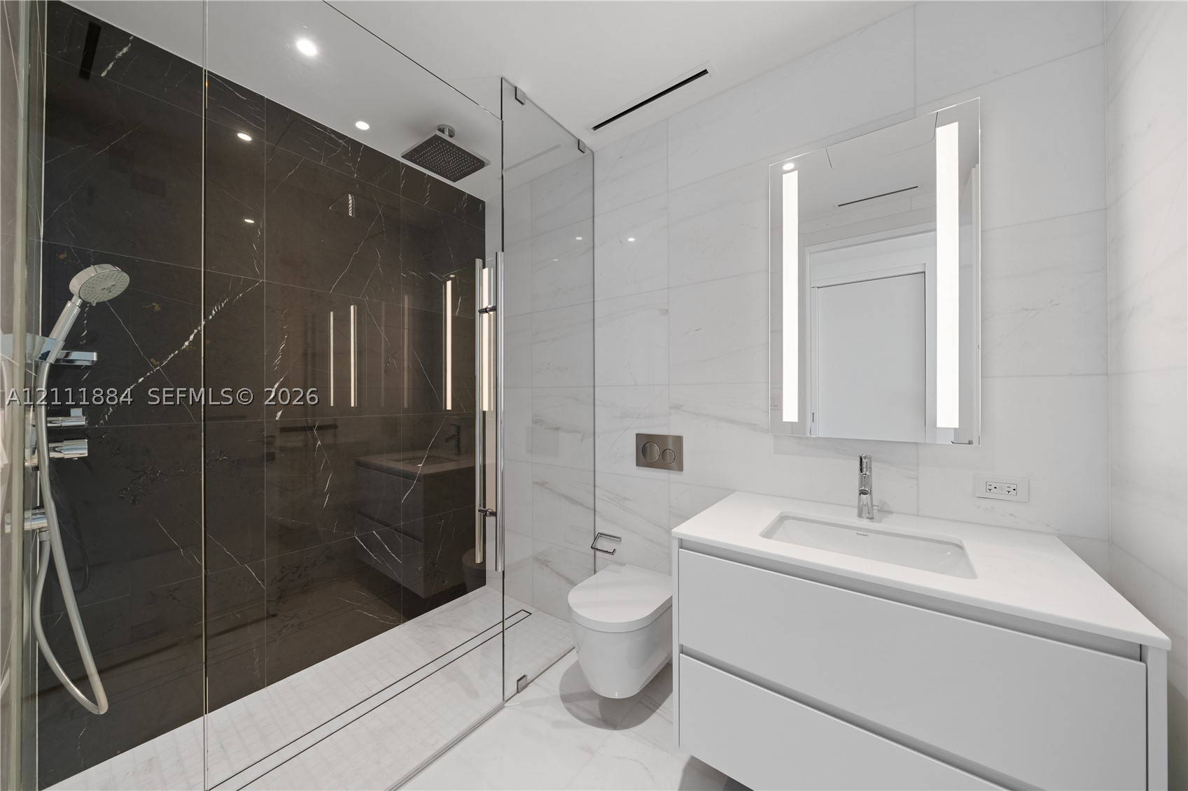 300 Biscayne Boulevard Way #3501E, Miami FL 33131