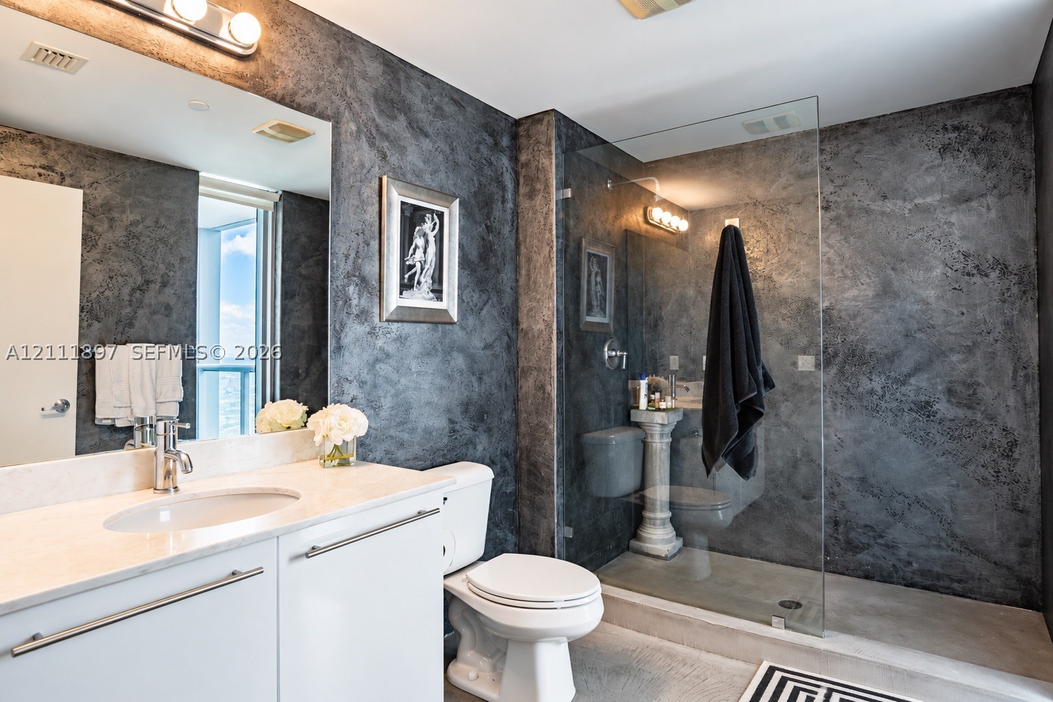 888 Biscayne Blvd #4312, Miami FL 33132
