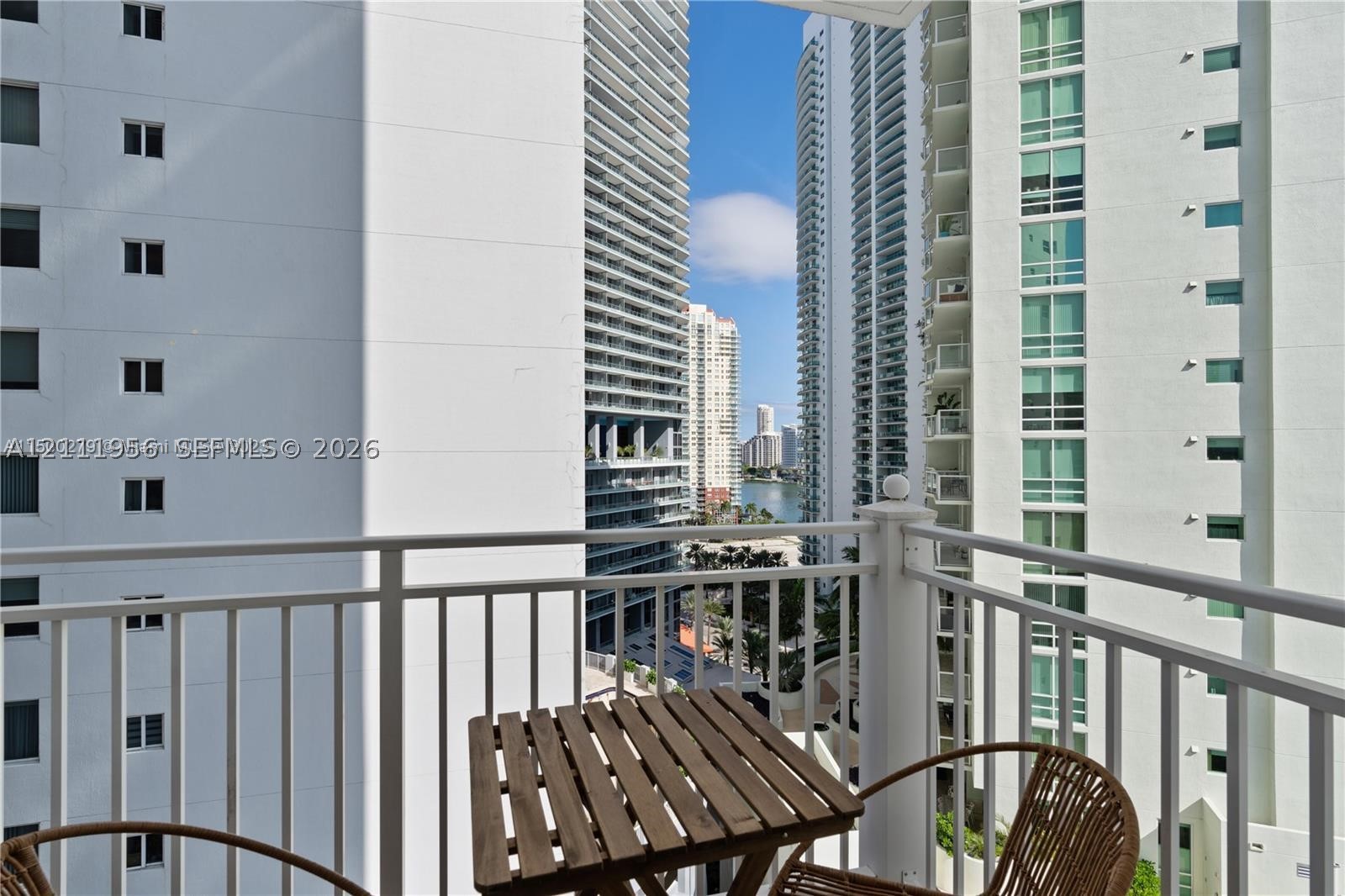 185 SE 14th Ter #1503, Miami FL 33131