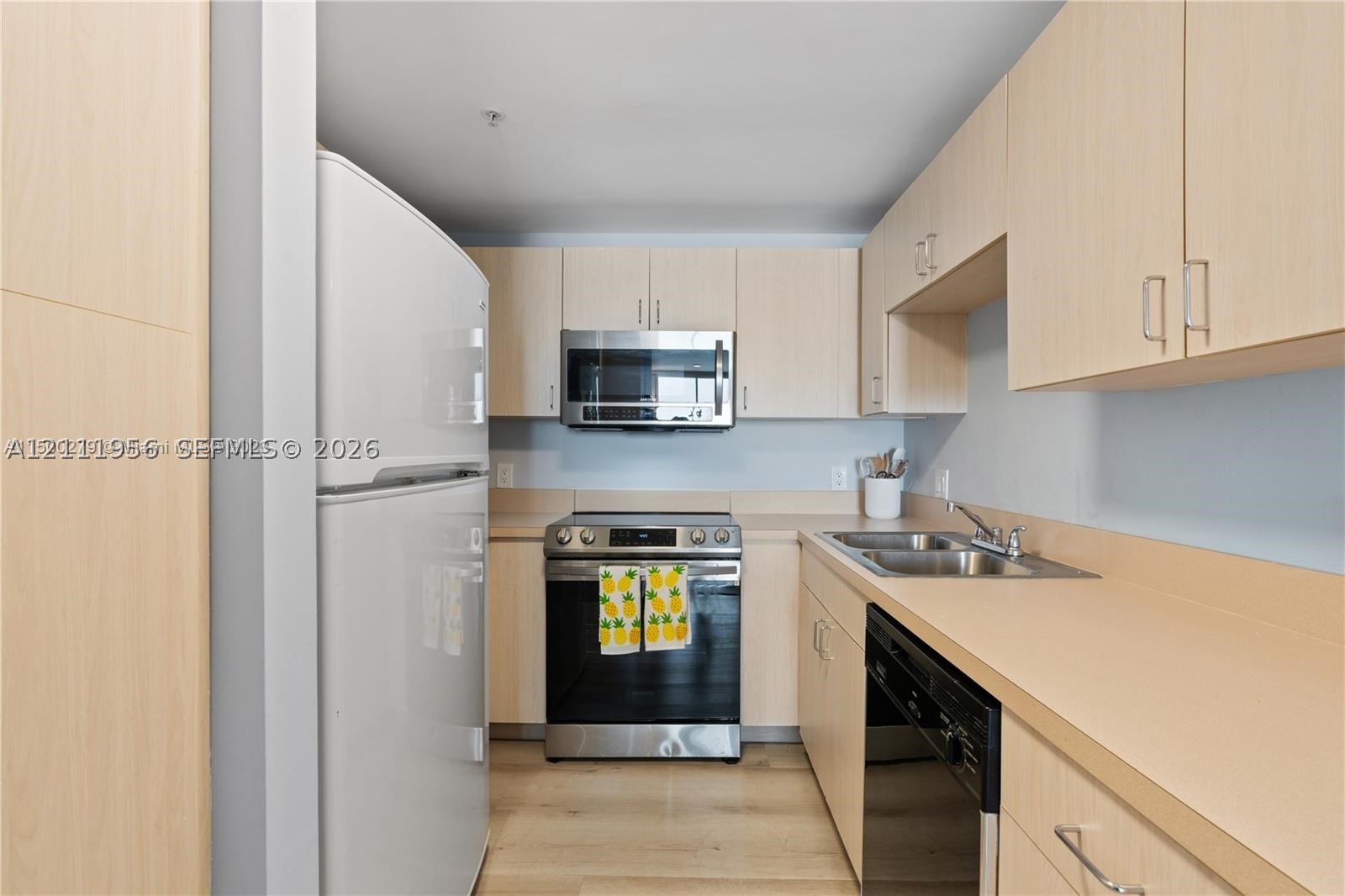 185 SE 14th Ter #1503, Miami FL 33131