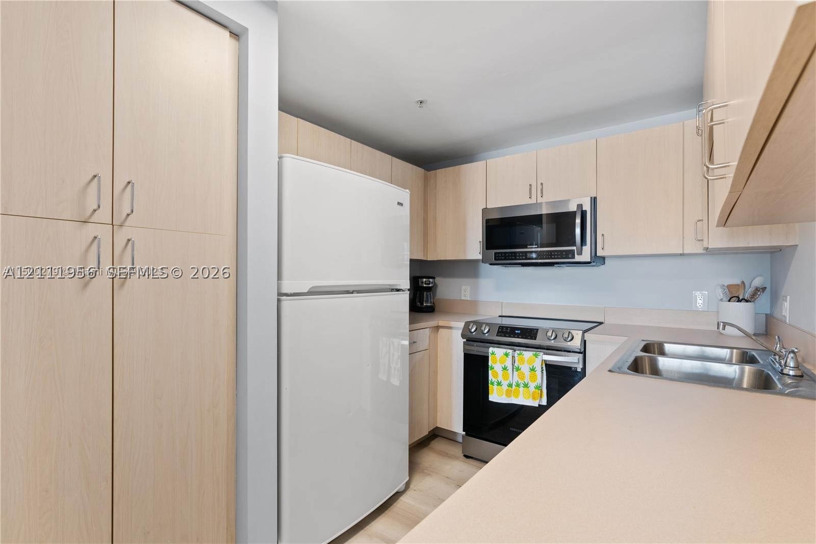 185 SE 14th Ter #1503, Miami FL 33131