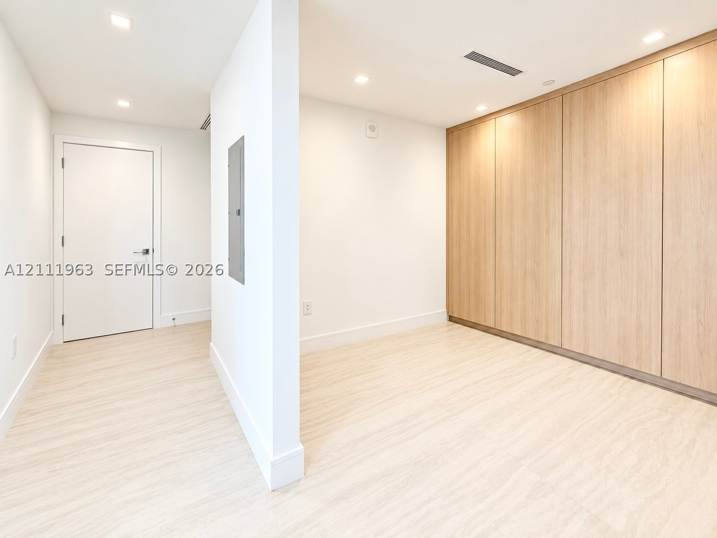 2411 Laguna Cir #2311, North Miami FL 33180