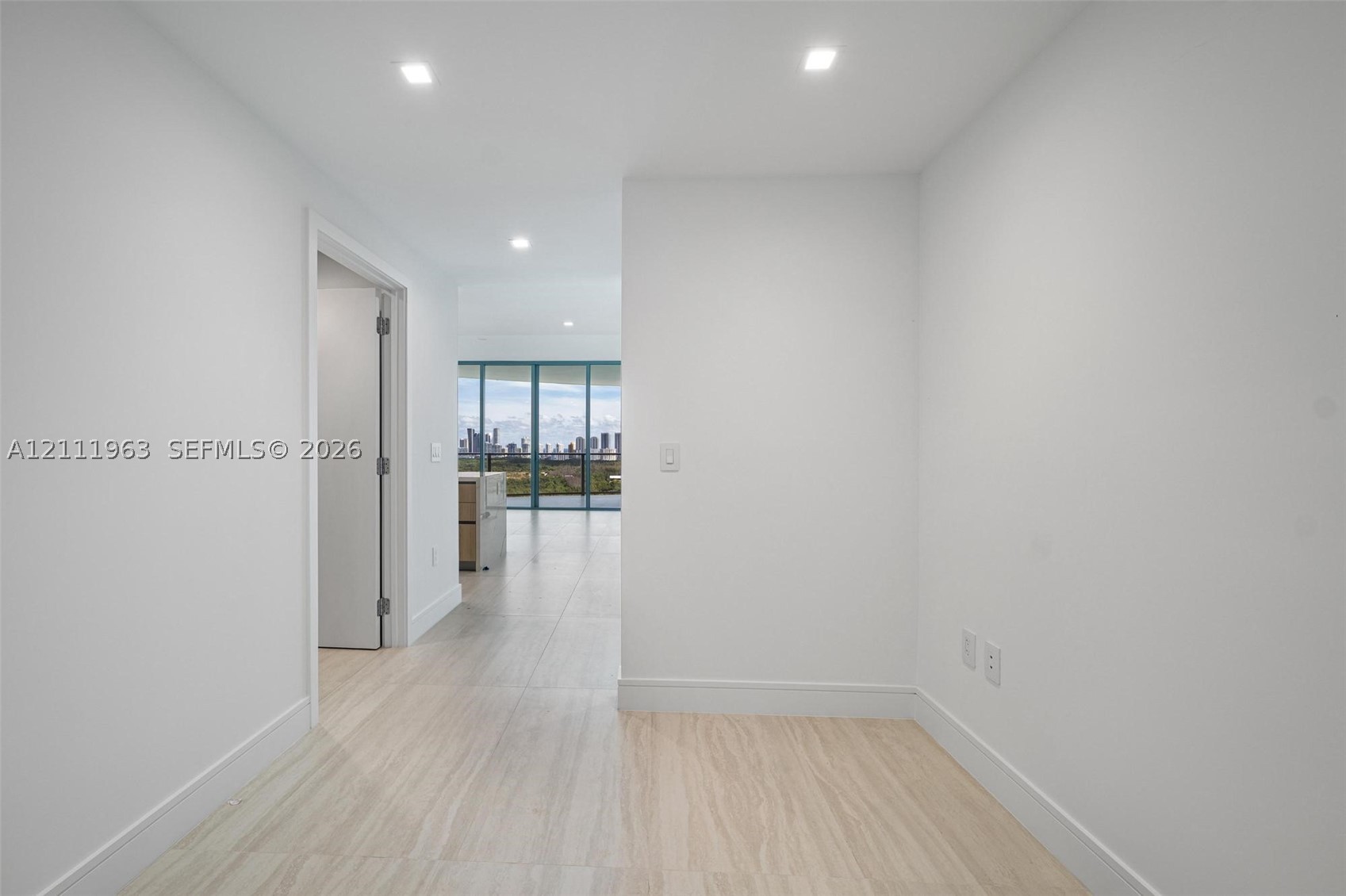 2411 Laguna Cir #2311, North Miami FL 33180