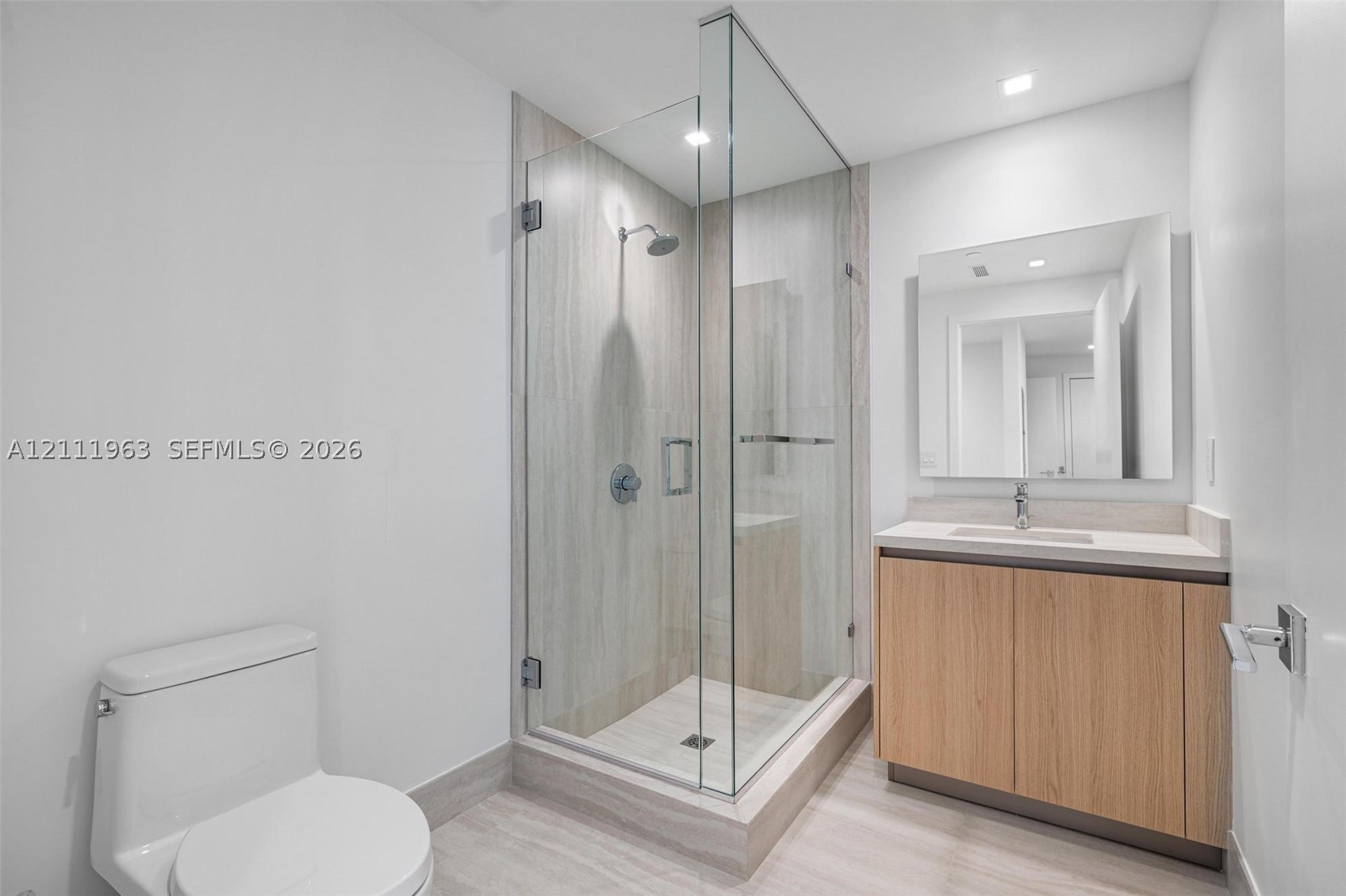 2411 Laguna Cir #2311, North Miami FL 33180