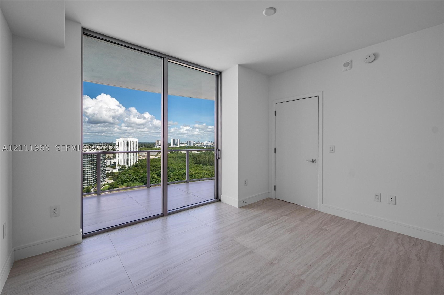 2411 Laguna Cir #2311, North Miami FL 33180